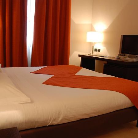 Hotel Metropolis Reggio Emilia Ngoại thất bức ảnh